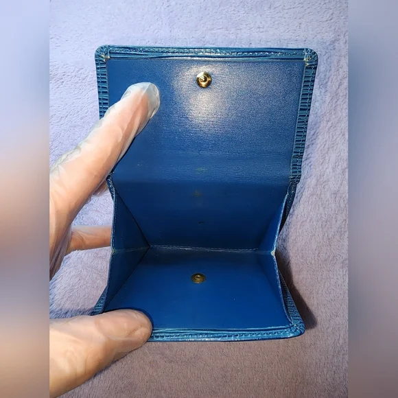 AUTHENTIC LOUIS VUITTON VINTAGE BLUE EPI LEATHER PORTE MONNAIE BILLETS WALLET - Picture 4 of 16
